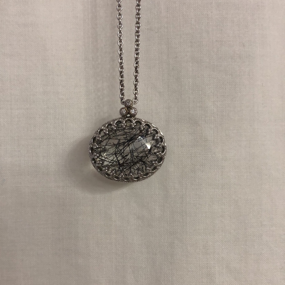 Leslie Greene pendant and chain